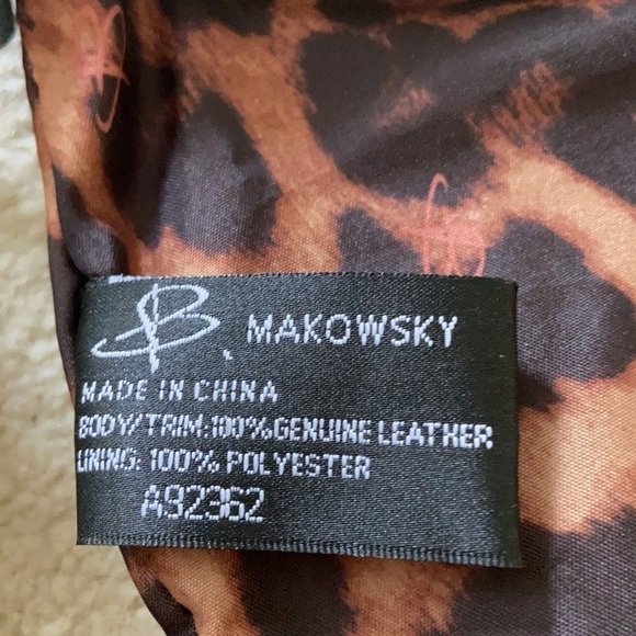 B Makovsky blue leather cross body bag with animal print lining great condition - Picture 6 of 6